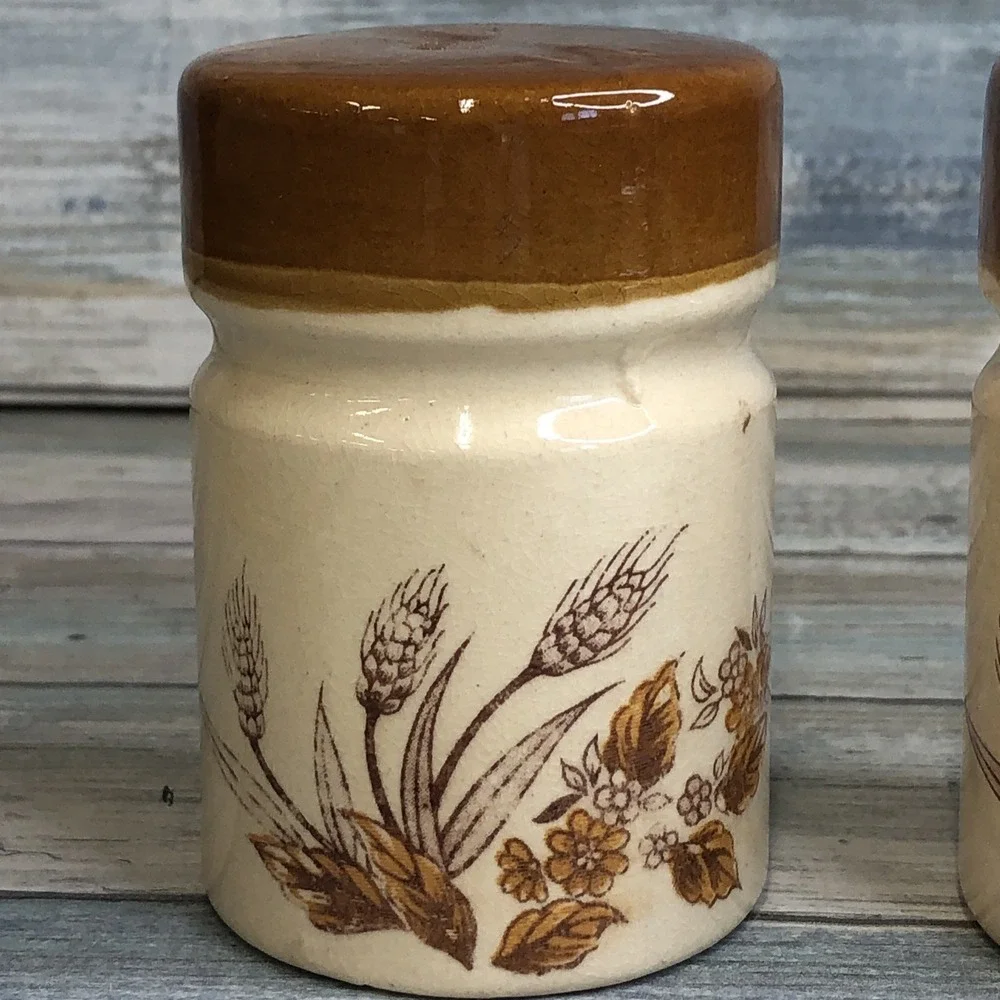 Vintage Table Tops Lovely  Ceramic Wheat Pattern Salt & Pepper Shakers